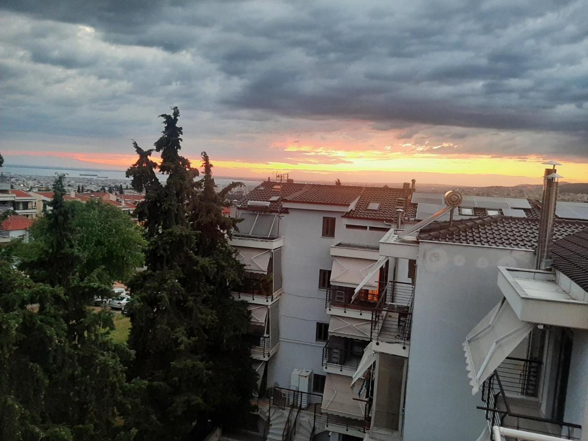 Όμορφο Διαμέρισμα- Σοφίτα Με Υπέροχη Θεα سالونيك المظهر الخارجي الصورة