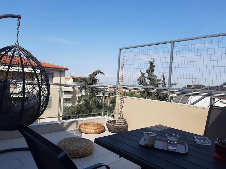 Όμορφο Διαμέρισμα- Σοφίτα Με Υπέροχη Θεα سالونيك المظهر الخارجي الصورة
